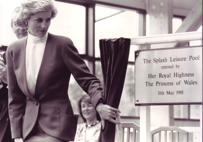 Image of Princess Diana opening Splash in 1988.