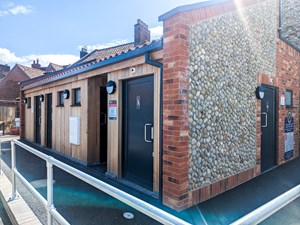 New toilets open in Holt