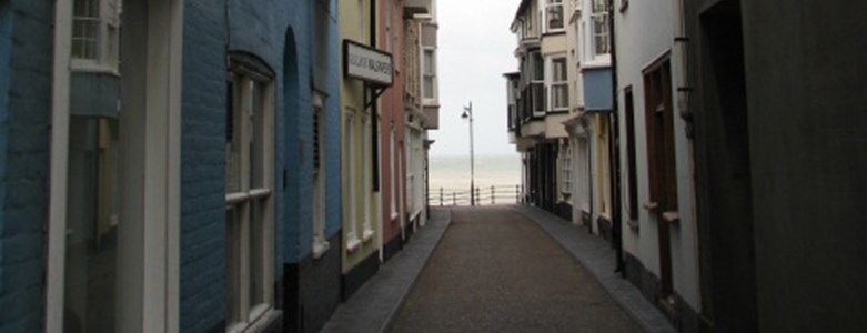Jetty_Street,_Cromer.jpg