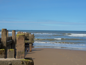 Coastguard advice on reporting ordnance found on beaches