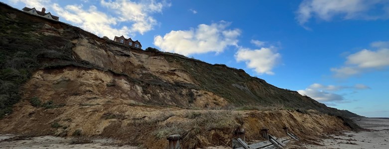 Coastal erosion at Mundesley (JPG)